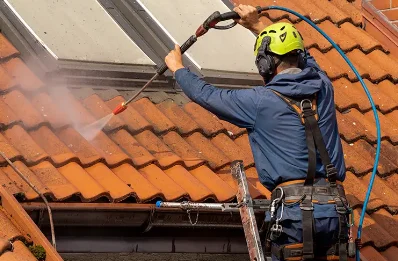 Démoussage et hydrofuge de toiture à la Croisille